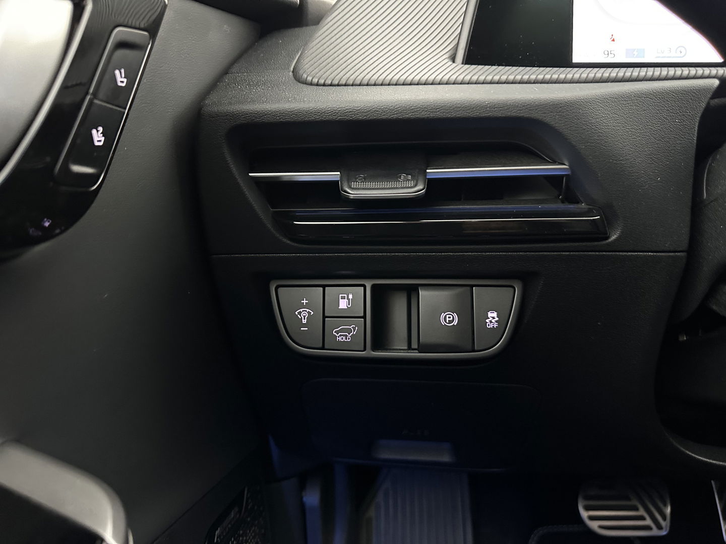 Kia Ev6 GT-Line 77.4 kWh [ 3-Fase-11kW ] (SOH-100%) (INCL-BTW) Aut. *HEATPUMP | PANO | HEAD-UP | LEATHER-ALCANTARA | ADAPTIVE-CRUISE | DIGI-COCKPIT | MERIDIAN-AUDIO | MEMORYPACK | FULL-LED | KEYLESS | TOPVIEW | DAB | BLINDSPOT | NAVI-FULLMAP |