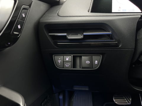 Kia Ev6 GT-Line 77.4 kWh [ 3-Fase-11kW ] (SOH-100%) (INCL-BTW) Aut. *HEATPUMP | PANO | HEAD-UP | LEATHER-ALCANTARA | ADAPTIVE-CRUISE | DIGI-COCKPIT | MERIDIAN-AUDIO | MEMORYPACK | FULL-LED | KEYLESS | TOPVIEW | DAB | BLINDSPOT | NAVI-FULLMAP |