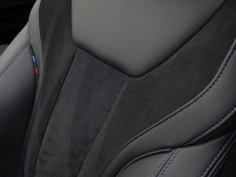 BMW 3 Serie Touring 330e 292PK High Exc. / M-Sport Individual / laser