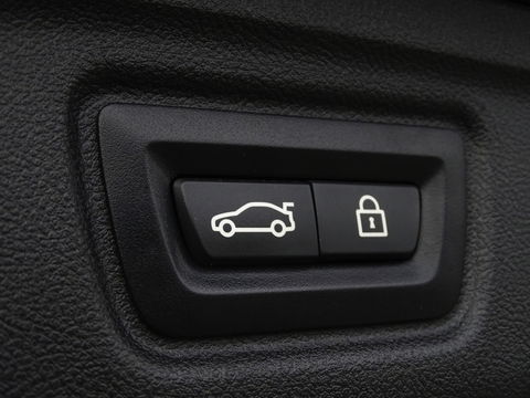 BMW 3 Serie Touring 330e 292PK High Exc. / M-Sport Individual / laser