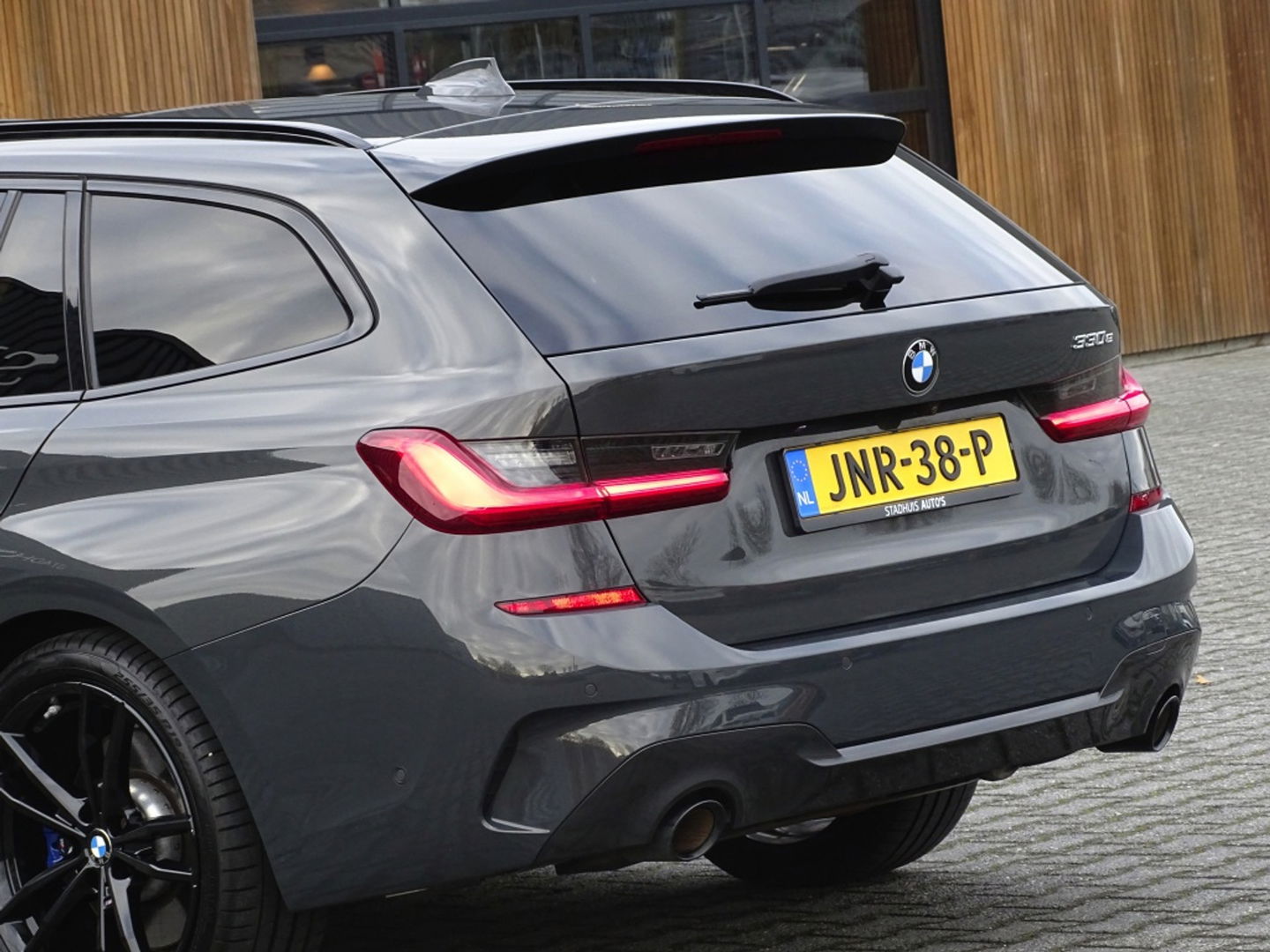 BMW 3 Serie Touring 330e 292PK High Exc. / M-Sport Individual / laser