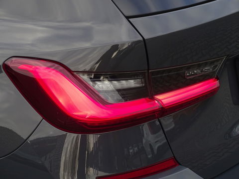 BMW 3 Serie Touring 330e 292PK High Exc. / M-Sport Individual / laser