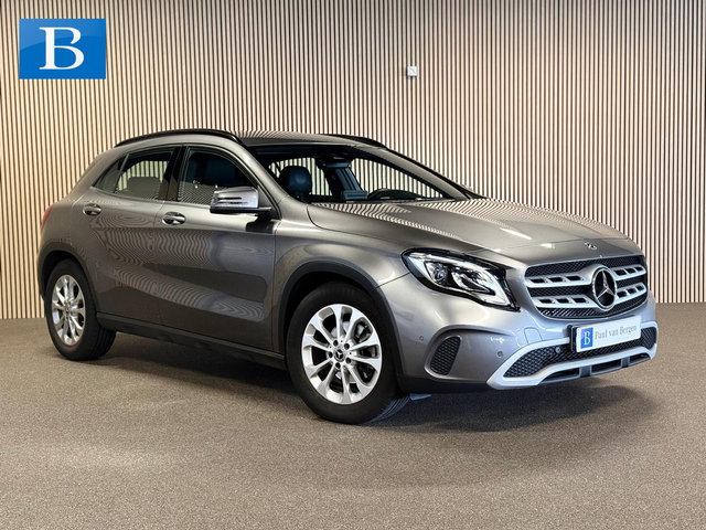 Mercedes-Benz GLA - 180 Ambition-TREKHAAK-CAMERA-STOELVERWARMING-ORIG NL-LAGE KMSTAND-NAP
