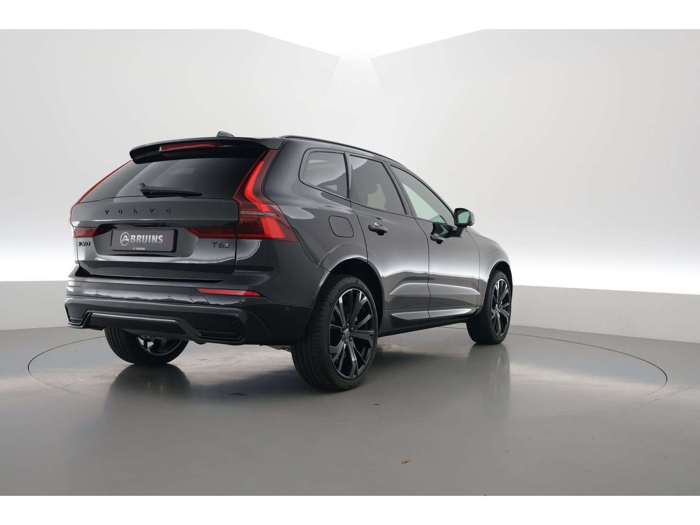 Volvo XC60 2.0 T6 Plug-in hybrid AWD Plus Black Edition | Pano | 360Cam | Stoel- Stuurverw. | Memory | Harman Kardon | CarPlay | 21''