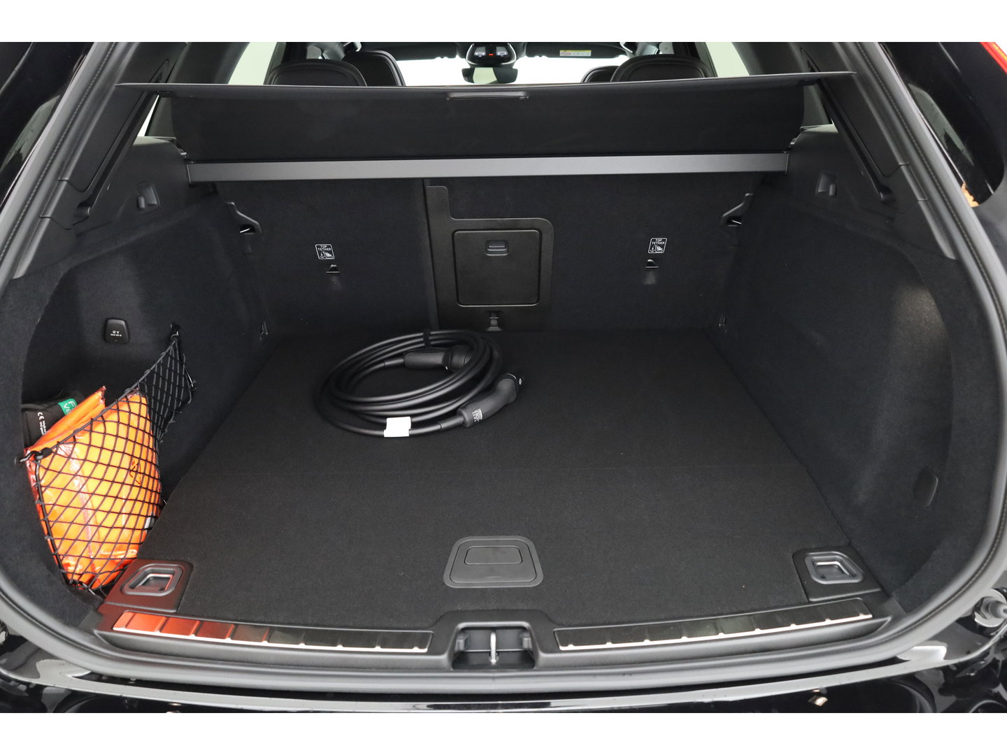 Volvo XC60 2.0 T6 Plug-in hybrid AWD Plus Black Edition | Pano | 360Cam | Stoel- Stuurverw. | Memory | Harman Kardon | CarPlay | 21''