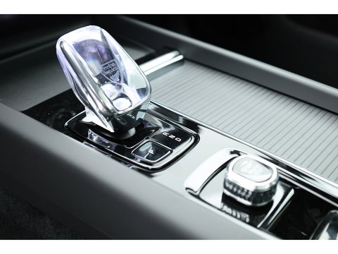 Volvo XC60 2.0 T6 Plug-in hybrid AWD Plus Black Edition | Pano | 360Cam | Stoel- Stuurverw. | Memory | Harman Kardon | CarPlay | 21''