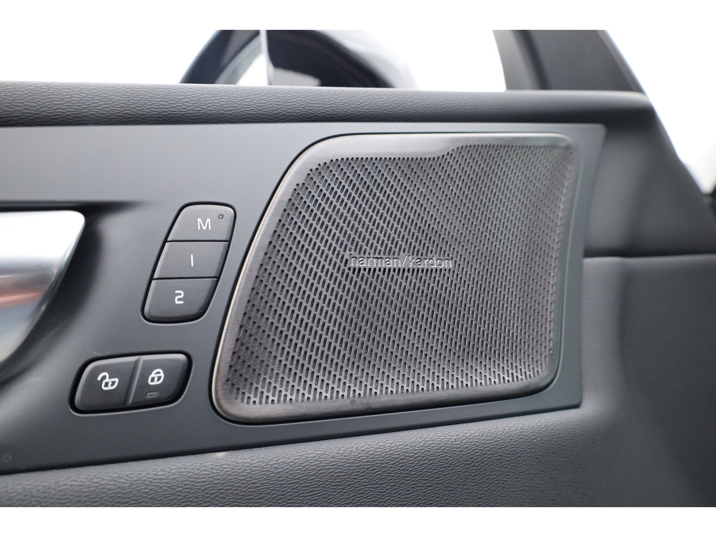 Volvo XC60 2.0 T6 Plug-in hybrid AWD Plus Black Edition | Pano | 360Cam | Stoel- Stuurverw. | Memory | Harman Kardon | CarPlay | 21''