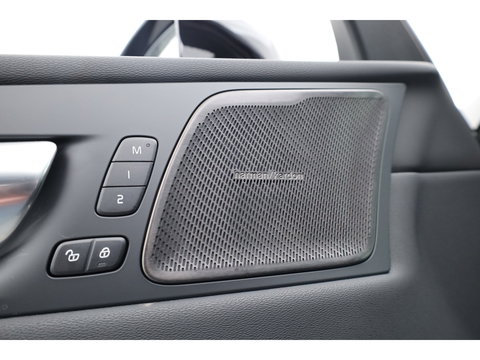 Volvo XC60 2.0 T6 Plug-in hybrid AWD Plus Black Edition | Pano | 360Cam | Stoel- Stuurverw. | Memory | Harman Kardon | CarPlay | 21''