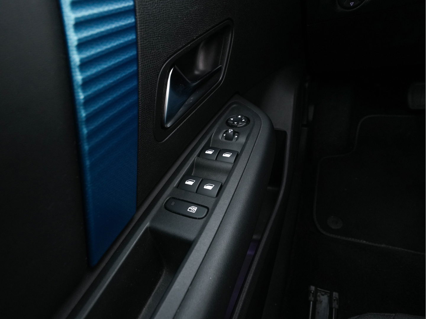 Citroën Ë-C4 Feel 50 kWh [ 3-Fase-11kW ] (SOH-91%) (INCL-BTW) *PANO | HEAD-UP | LEATHER-FABRIC | FULL-LED | DIGI-COCKPIT | BLINDSPOT | CARPLAY | COMFORT-SEATS | ECC | LANE-ASSIST | KEYLESS | PDC | CRUISE | DAB  | CCS-FASTLOADER | 18''ALU*