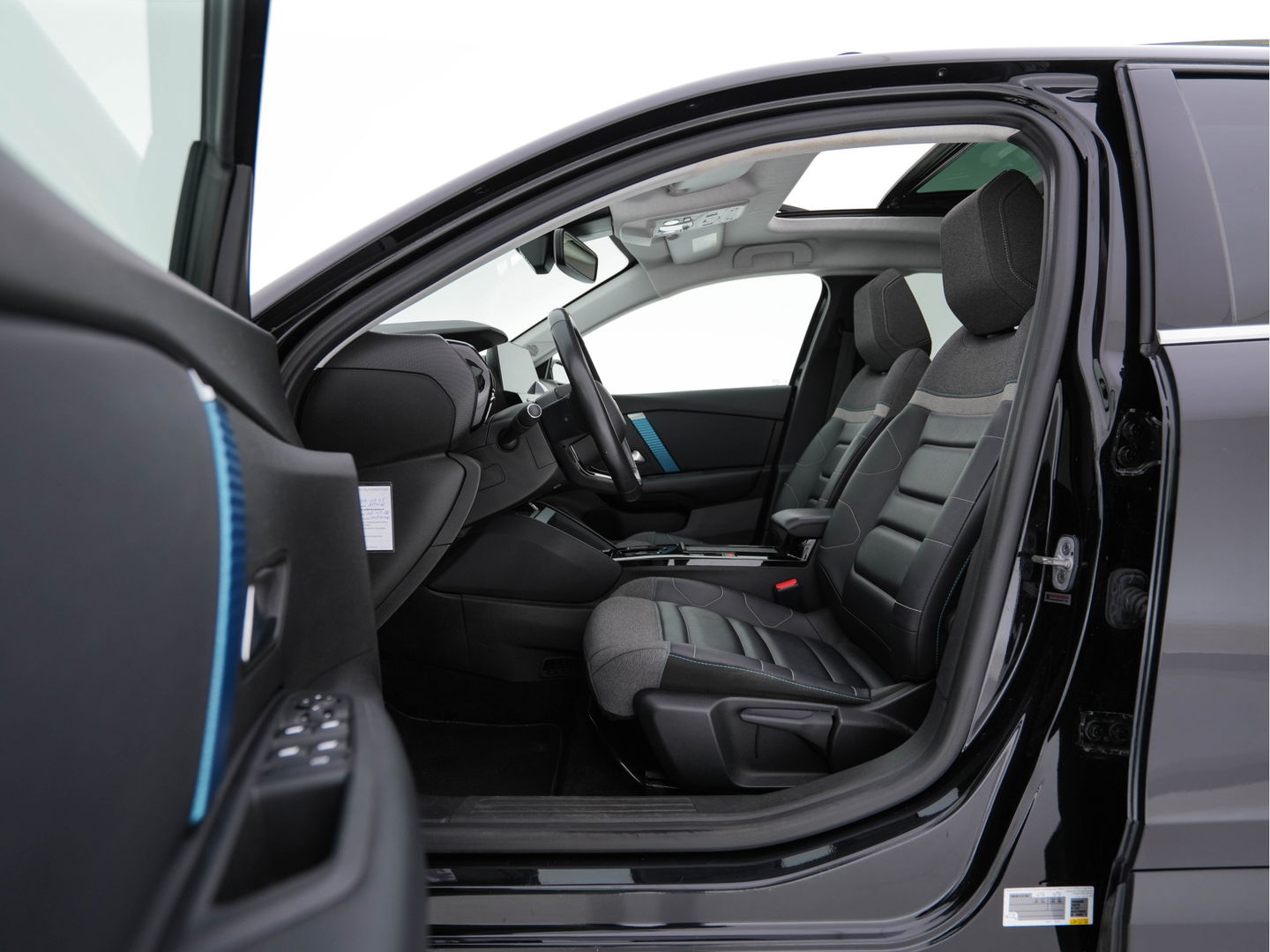 Citroën Ë-C4 Feel 50 kWh [ 3-Fase-11kW ] (SOH-91%) (INCL-BTW) *PANO | HEAD-UP | LEATHER-FABRIC | FULL-LED | DIGI-COCKPIT | BLINDSPOT | CARPLAY | COMFORT-SEATS | ECC | LANE-ASSIST | KEYLESS | PDC | CRUISE | DAB  | CCS-FASTLOADER | 18''ALU*