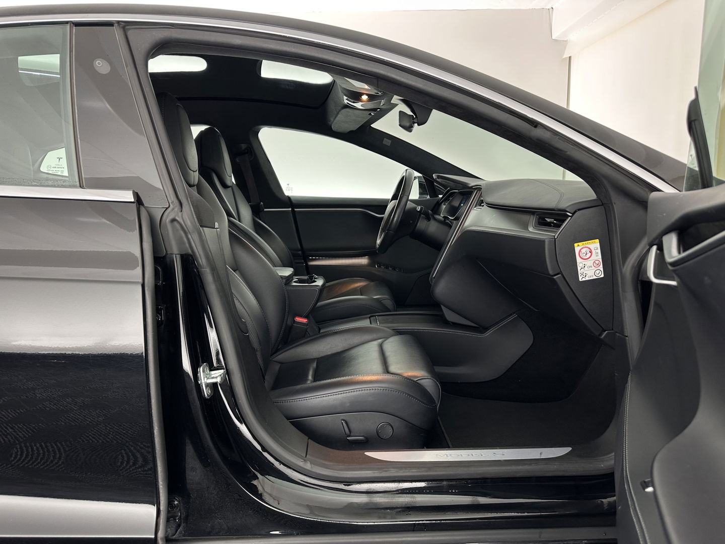 Tesla Model S 75D Base [ 3-Fase ] {SOH-85%} (INCL-BTW) Aut. *PANO-WINDOW | LEATHER | AIR-SUSPENION | FULL-LED | NAVI-FULLMAP | KEYLESS | MEMORY-PACK | HEATED-COMFORTSEATS | DIGI-COCKPIT | CARBON-INLAY | AUTO-PILOT | 19"ALU*