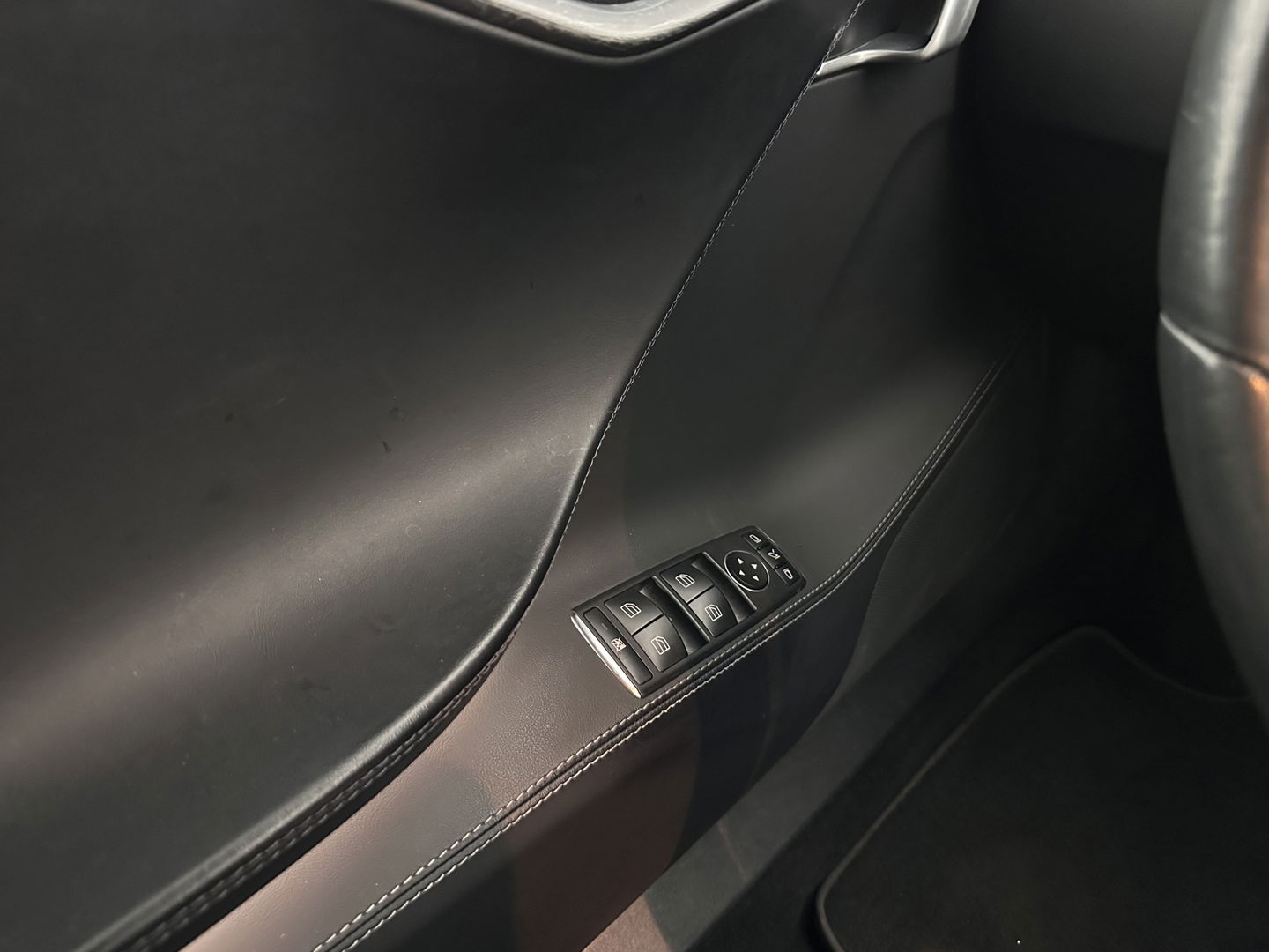 Tesla Model S 75D Base [ 3-Fase ] {SOH-85%} (INCL-BTW) Aut. *PANO-WINDOW | LEATHER | AIR-SUSPENION | FULL-LED | NAVI-FULLMAP | KEYLESS | MEMORY-PACK | HEATED-COMFORTSEATS | DIGI-COCKPIT | CARBON-INLAY | AUTO-PILOT | 19"ALU*