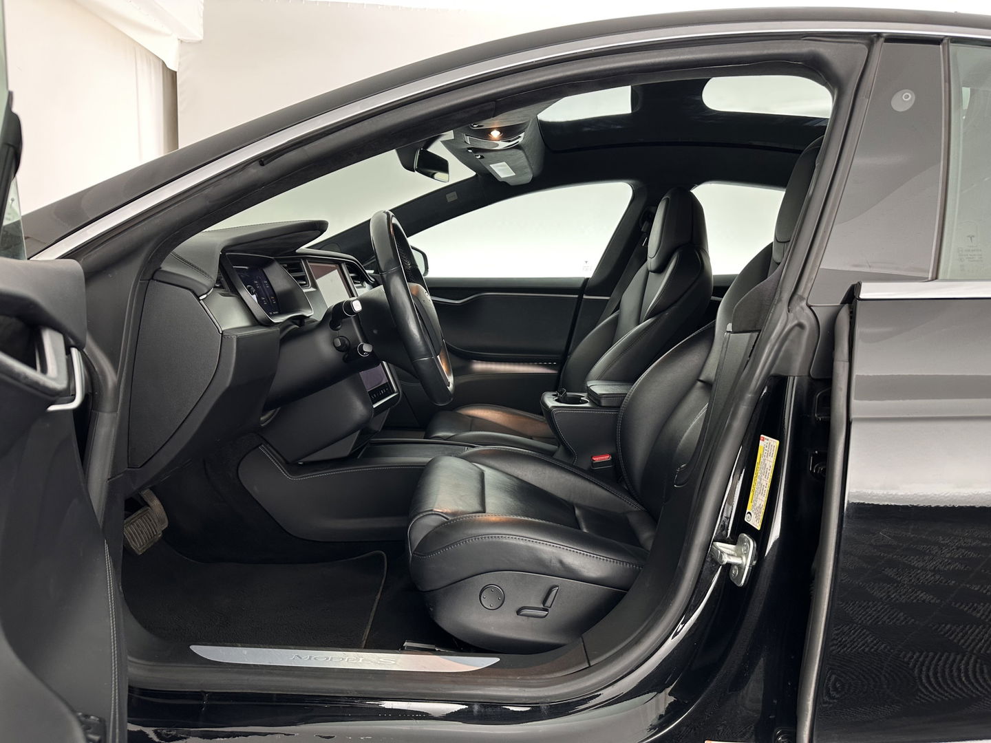 Tesla Model S 75D Base [ 3-Fase ] {SOH-85%} (INCL-BTW) Aut. *PANO-WINDOW | LEATHER | AIR-SUSPENION | FULL-LED | NAVI-FULLMAP | KEYLESS | MEMORY-PACK | HEATED-COMFORTSEATS | DIGI-COCKPIT | CARBON-INLAY | AUTO-PILOT | 19"ALU*