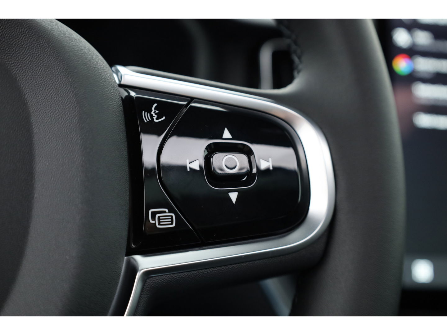 Volvo XC60 2.0 T6 Plug-in hybrid AWD Plus Black Edition | Pano | 21” | Memory Seats | Harman Kardon | Pilot Assist | 360 cam