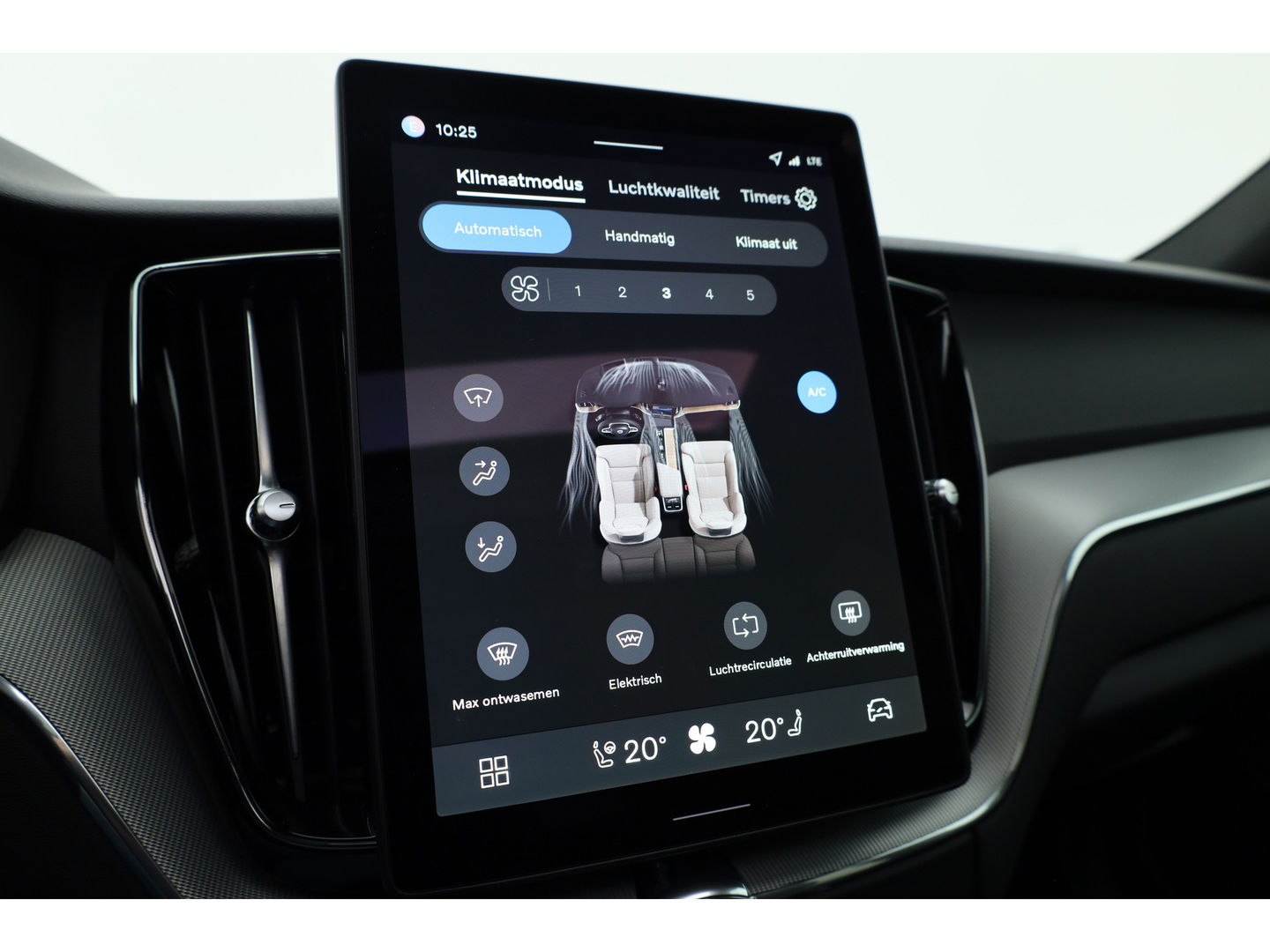 Volvo XC60 2.0 T6 Plug-in hybrid AWD Plus Black Edition | Pano | 21” | Memory Seats | Harman Kardon | Pilot Assist | 360 cam