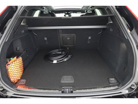 Volvo XC60 2.0 T6 Plug-in hybrid AWD Plus Black Edition | Pano | 21” | Memory Seats | Harman Kardon | Pilot Assist | 360 cam