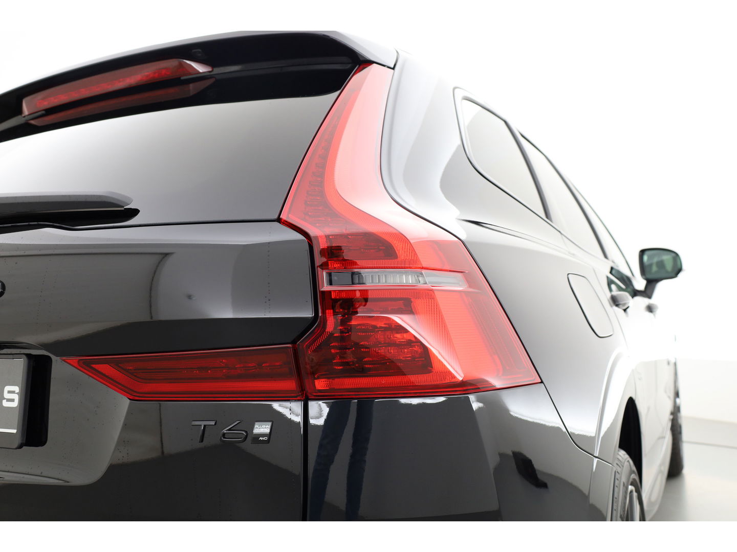 Volvo XC60 2.0 T6 Plug-in hybrid AWD Plus Black Edition | Pano | 21” | Memory Seats | Harman Kardon | Pilot Assist | 360 cam