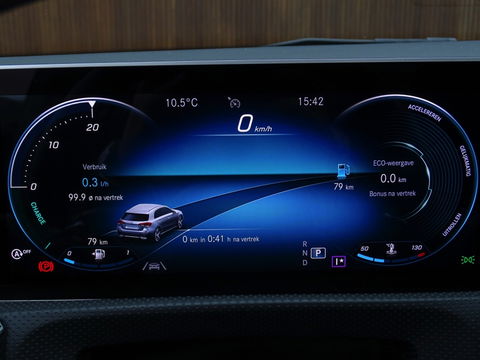 Mercedes-Benz A-Klasse 180d Bns Sol. AMG-pakket / Burmester / dakraam / LED