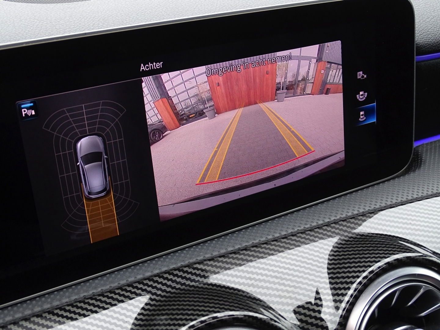 Mercedes-Benz A-Klasse 180d Bns Sol. AMG-pakket / Burmester / dakraam / LED