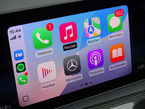 Mercedes-Benz A-Klasse 180d Bns Sol. AMG-pakket / Burmester / dakraam / LED