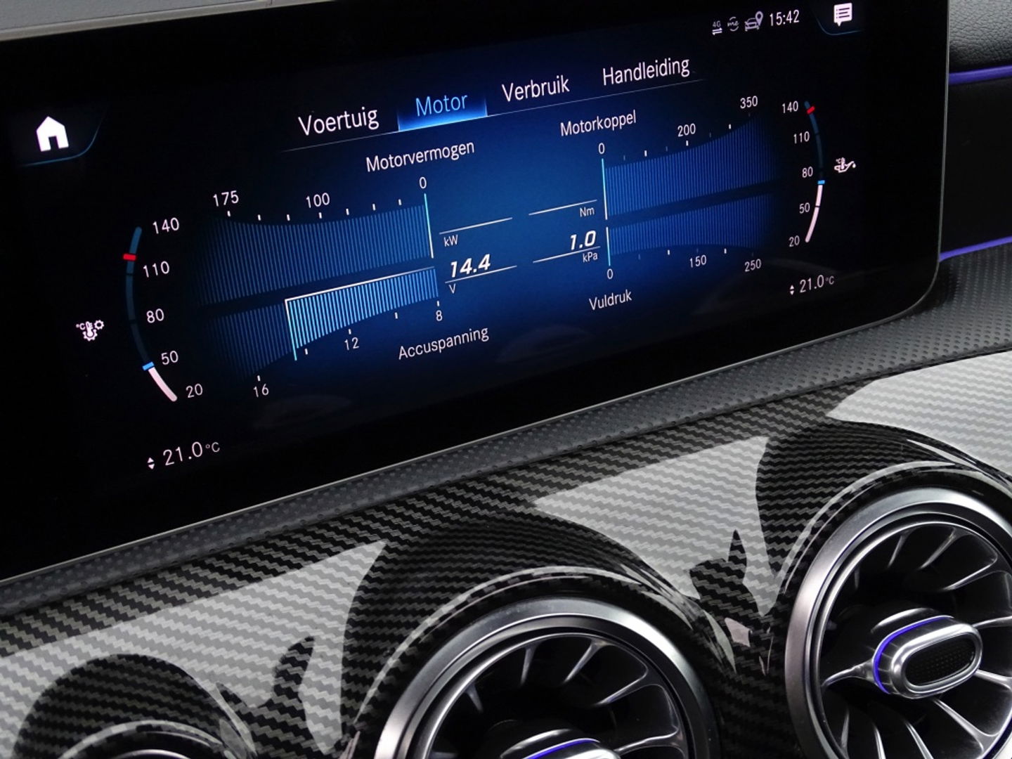 Mercedes-Benz A-Klasse 180d Bns Sol. AMG-pakket / Burmester / dakraam / LED