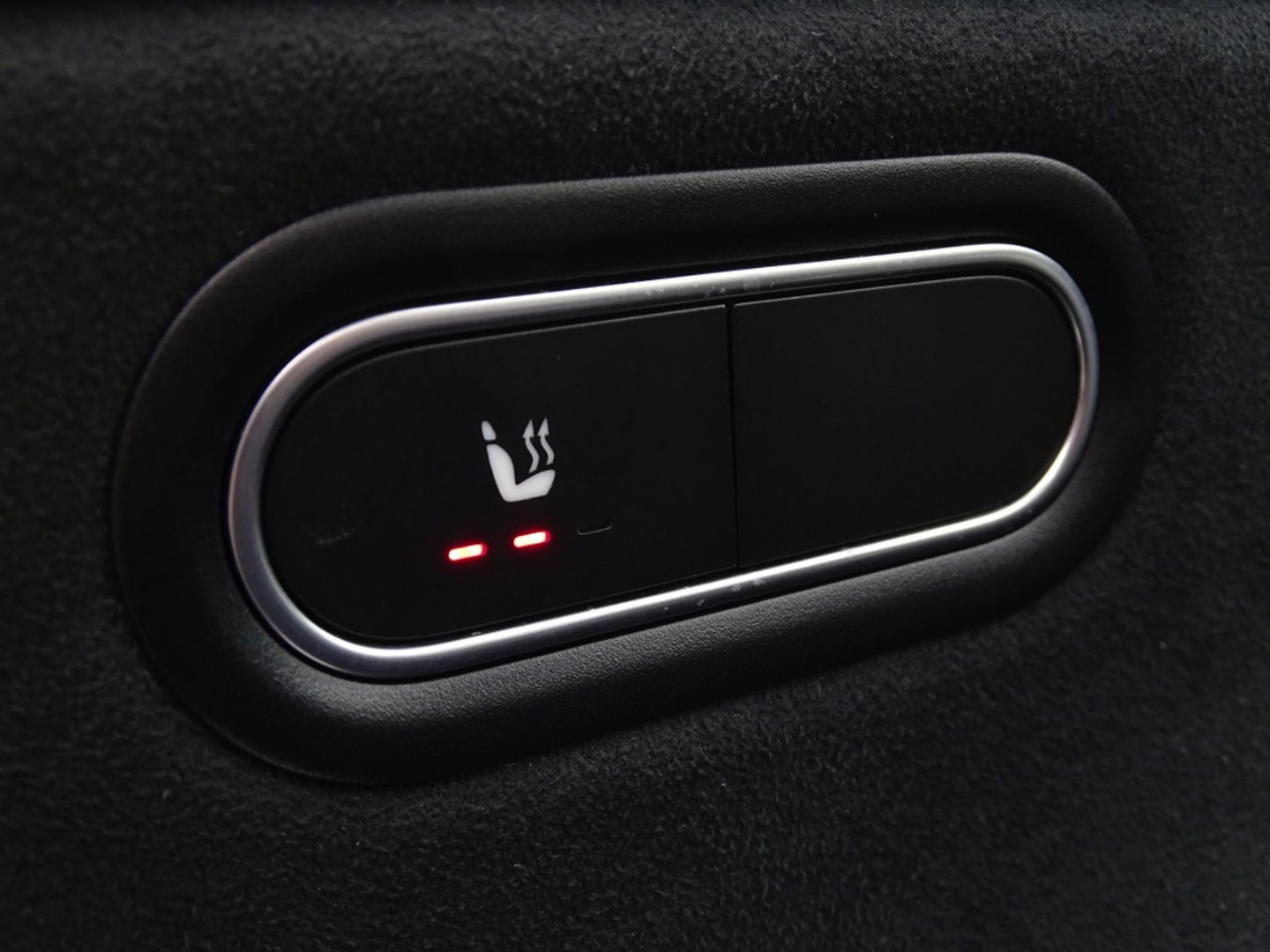 Mercedes-Benz A-Klasse 180d Bns Sol. AMG-pakket / Burmester / dakraam / LED