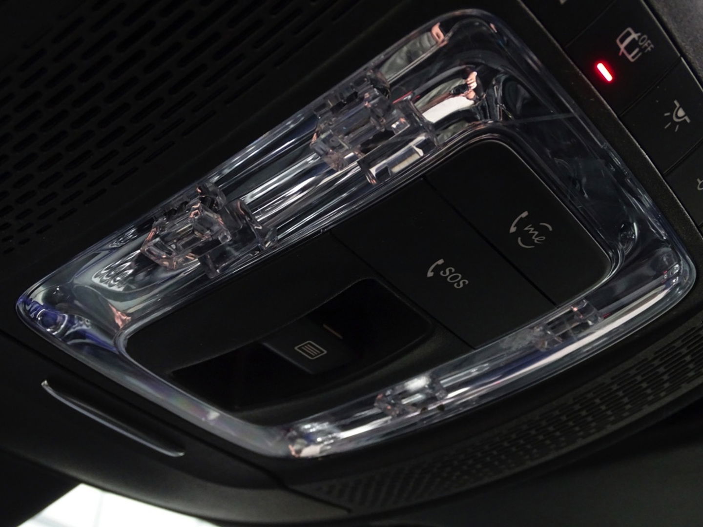 Mercedes-Benz A-Klasse 180d Bns Sol. AMG-pakket / Burmester / dakraam / LED