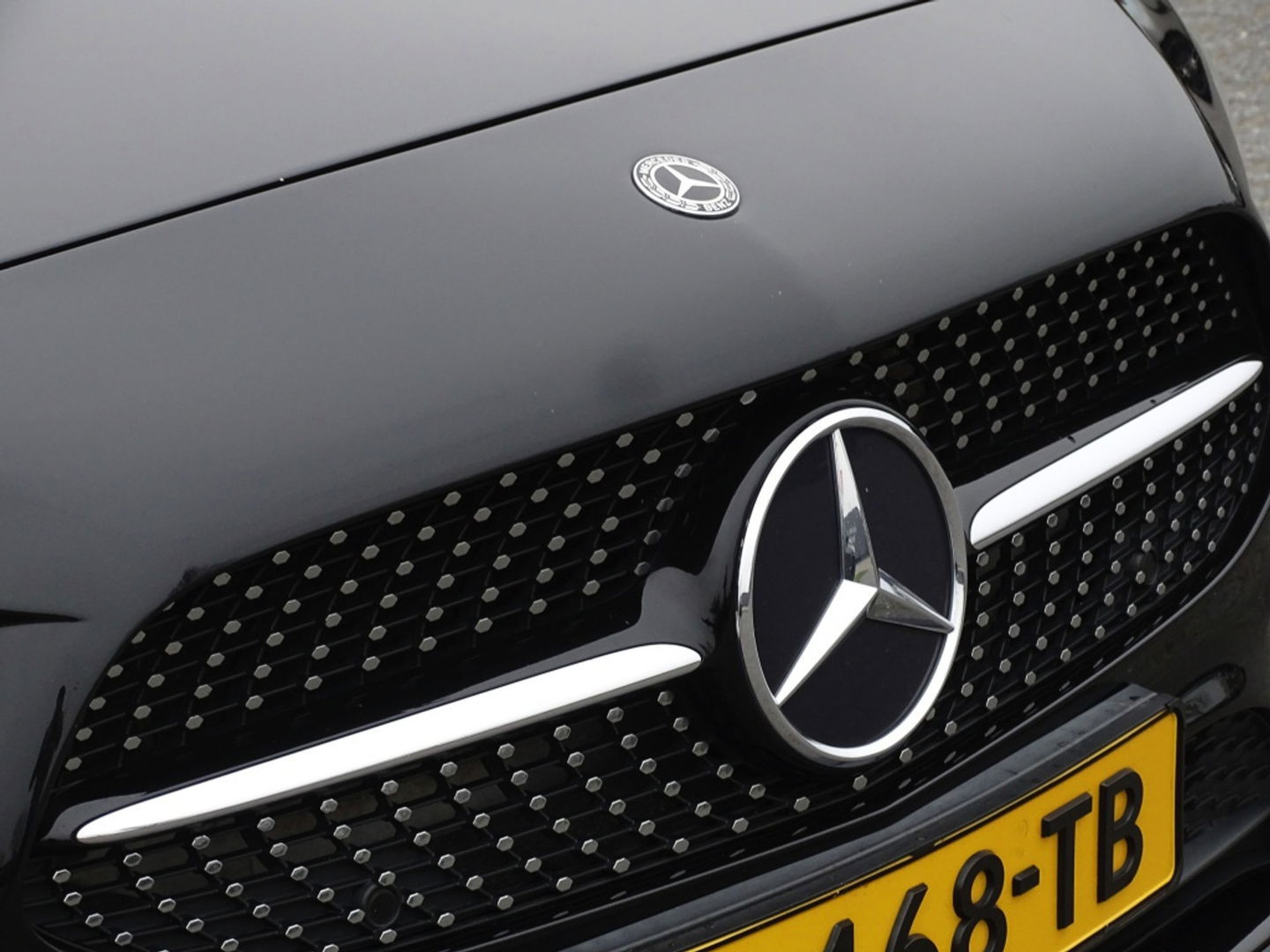 Mercedes-Benz A-Klasse 180d Bns Sol. AMG-pakket / Burmester / dakraam / LED