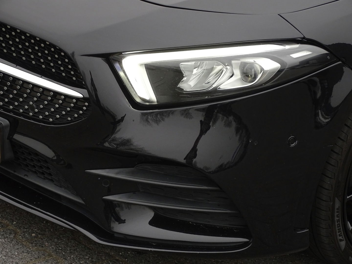 Mercedes-Benz A-Klasse 180d Bns Sol. AMG-pakket / Burmester / dakraam / LED