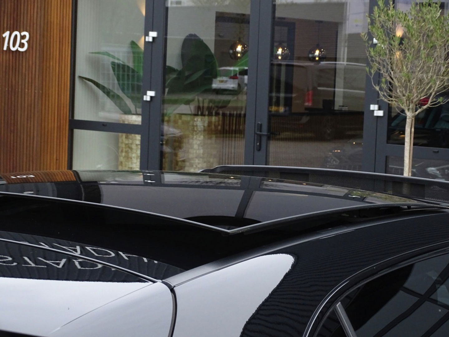 Mercedes-Benz A-Klasse 180d Bns Sol. AMG-pakket / Burmester / dakraam / LED