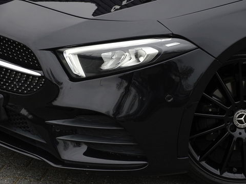 Mercedes-Benz A-Klasse 180d Bns Sol. AMG-pakket / Burmester / dakraam / LED