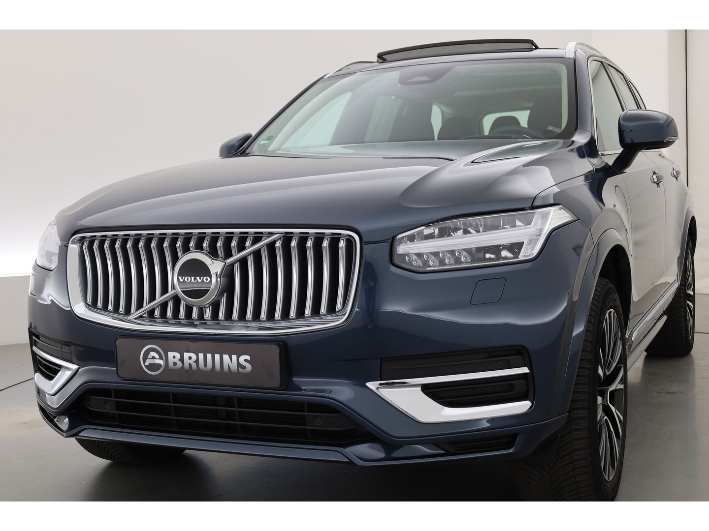 Volvo XC90 2.0 T8 Recharge AWD Ultimate Bright | Pano-dak | Head-up | Harman / Kardon Audio | ACC | Blis | Standkachel |