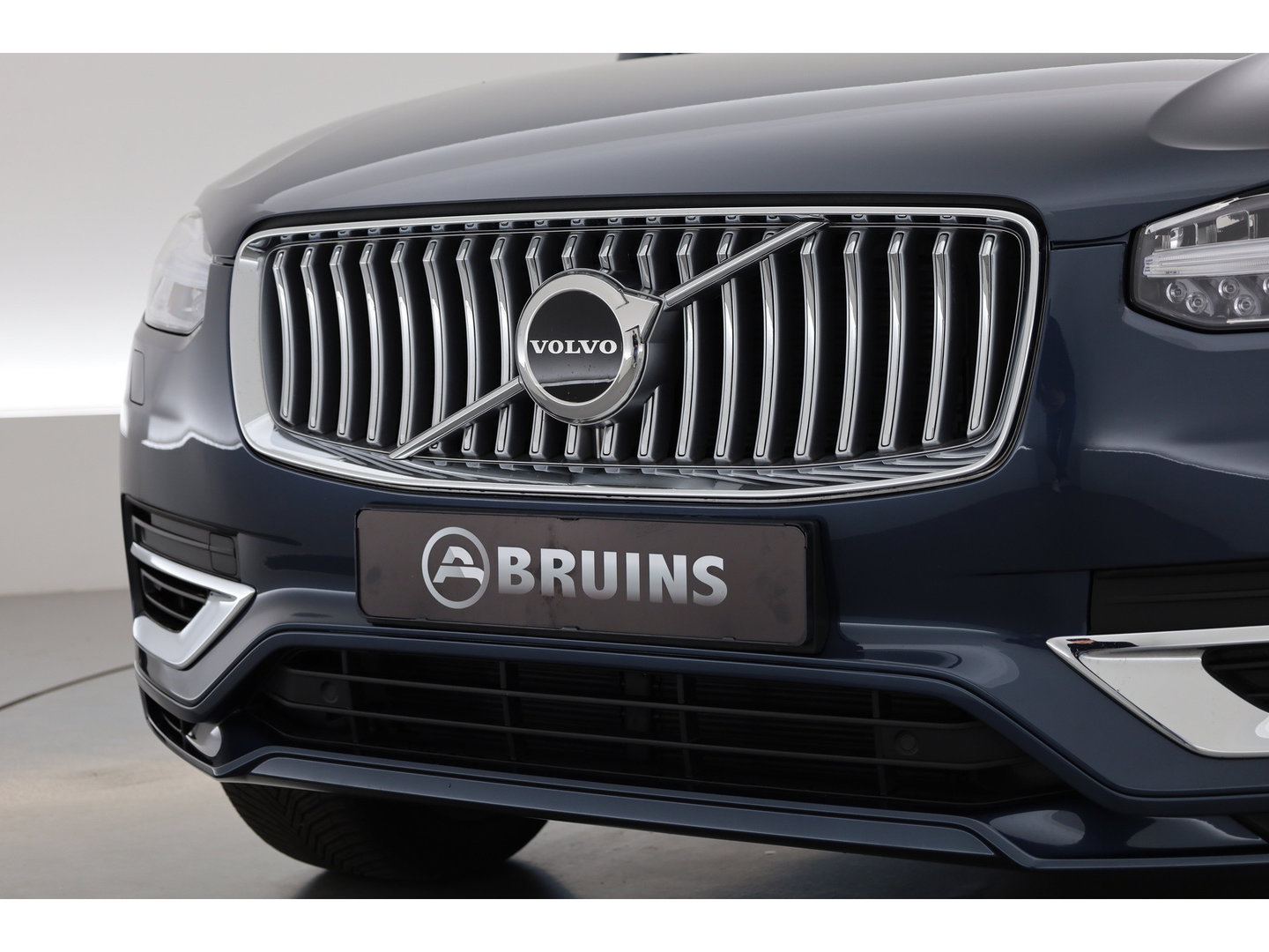Volvo XC90 2.0 T8 Recharge AWD Ultimate Bright | Pano-dak | Head-up | Harman / Kardon Audio | ACC | Blis | Standkachel |
