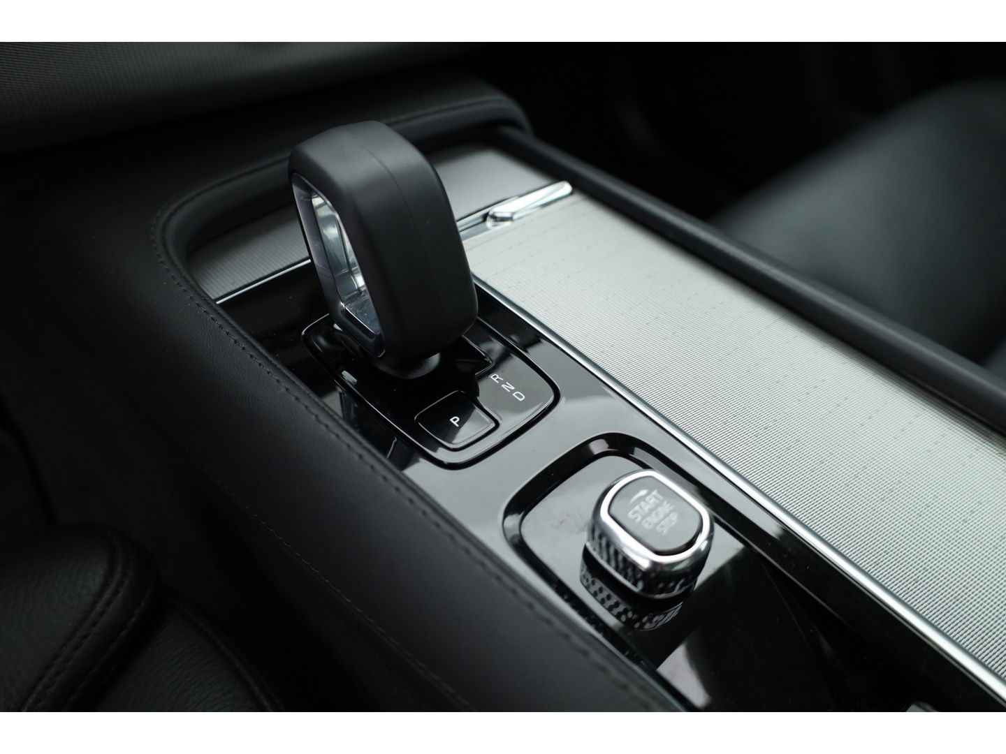 Volvo XC90 2.0 T8 Recharge AWD Ultimate Bright | Pano-dak | Head-up | Harman / Kardon Audio | ACC | Blis | Standkachel |