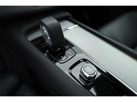 Volvo XC90 2.0 T8 Recharge AWD Ultimate Bright | Pano-dak | Head-up | Harman / Kardon Audio | ACC | Blis | Standkachel |