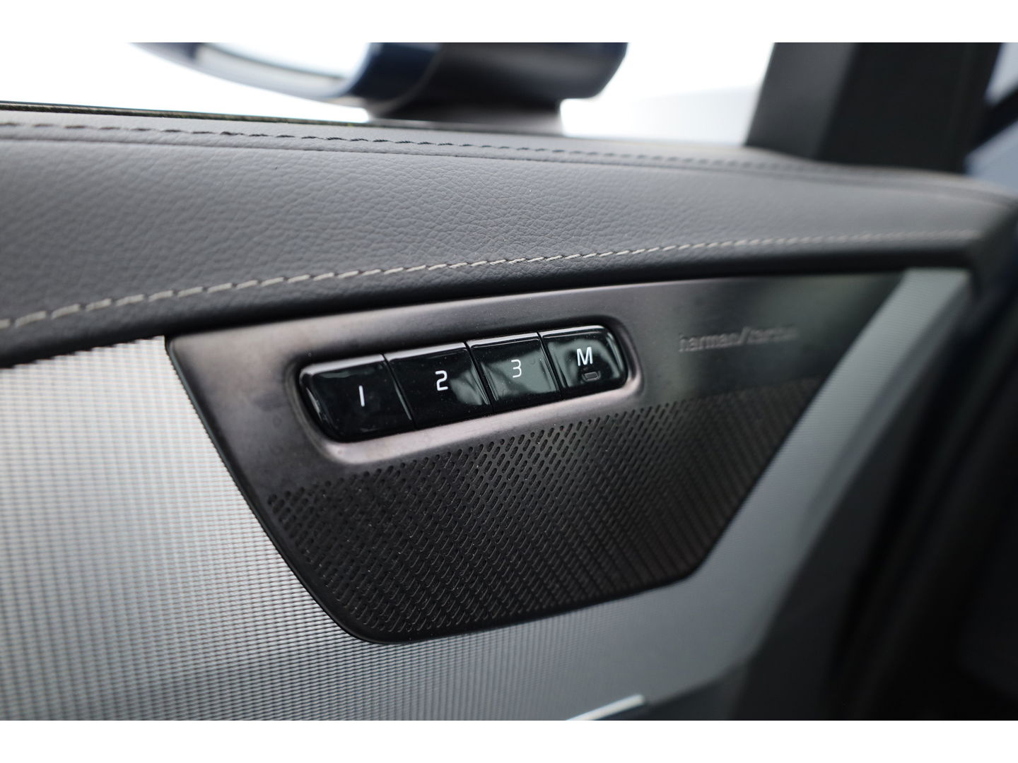 Volvo XC90 2.0 T8 Recharge AWD Ultimate Bright | Pano-dak | Head-up | Harman / Kardon Audio | ACC | Blis | Standkachel |