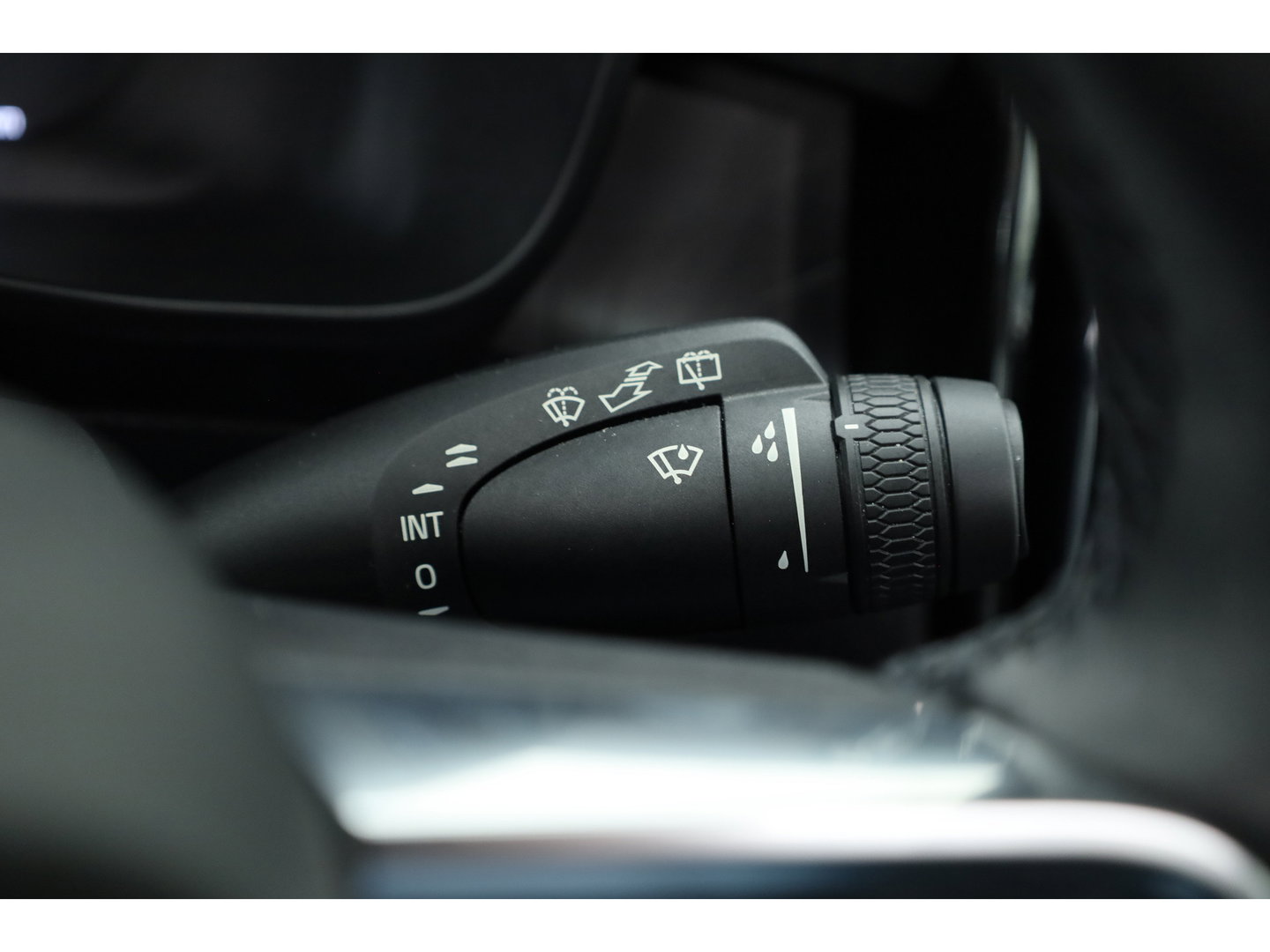 Volvo XC40 1.5 T4 Plug-in hybrid Plus Dark | Pano | Apple CarPlay | Stoel-Stuurverw. | Harman Kardon | Leder | Trekhaak |