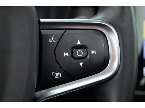 Volvo XC40 1.5 T4 Plug-in hybrid Plus Dark | Pano | Apple CarPlay | Stoel-Stuurverw. | Harman Kardon | Leder | Trekhaak |