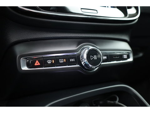 Volvo XC40 1.5 T4 Plug-in hybrid Plus Dark | Pano | Apple CarPlay | Stoel-Stuurverw. | Harman Kardon | Leder | Trekhaak |