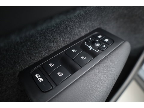 Volvo XC40 1.5 T4 Plug-in hybrid Plus Dark | Pano | Apple CarPlay | Stoel-Stuurverw. | Harman Kardon | Leder | Trekhaak |