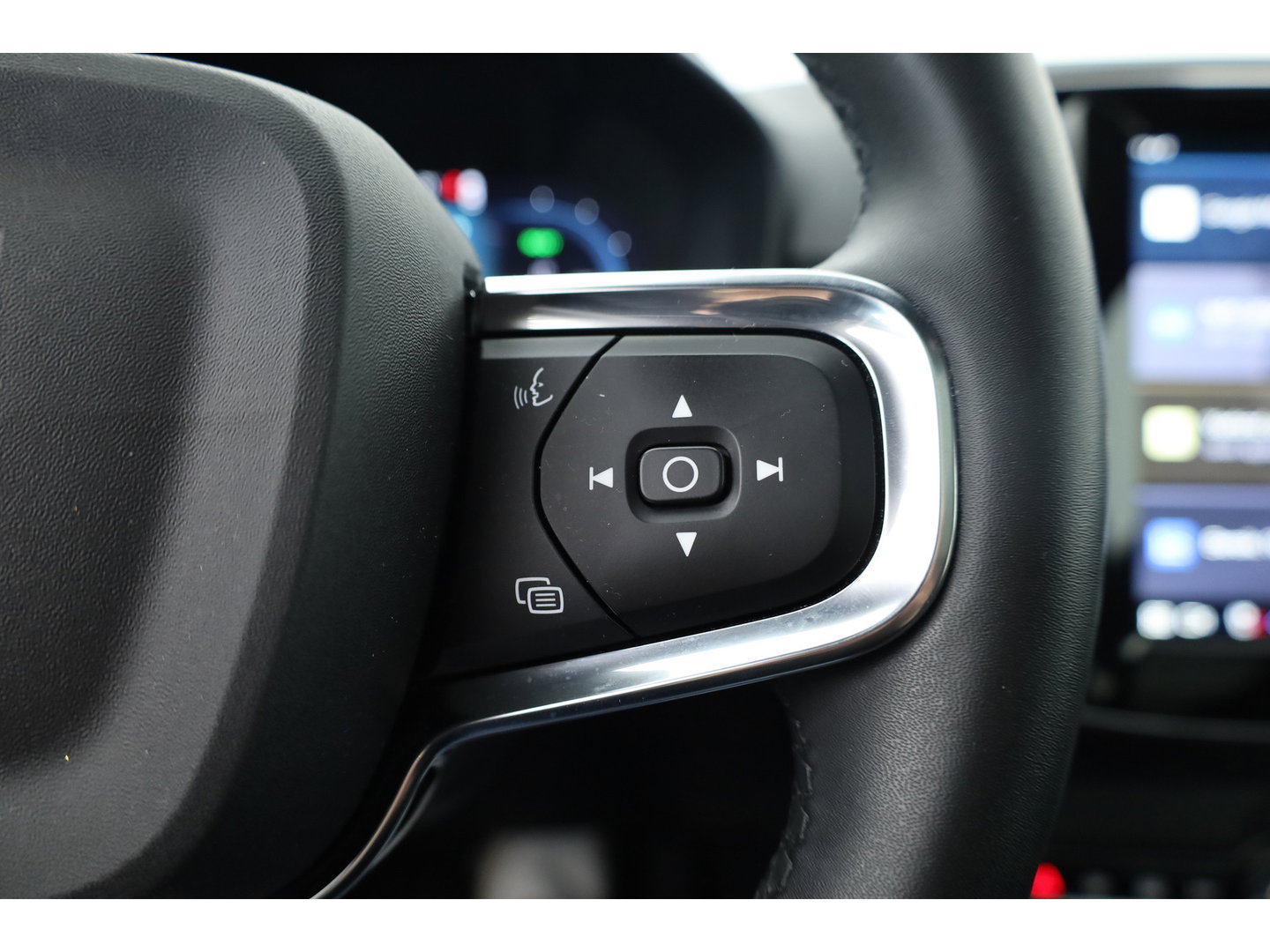 Volvo C40 Single Motor Core 69 kWh | 438 Km | Trekhaak | Google | Stoel + stuurverw. | Warmtepomp |