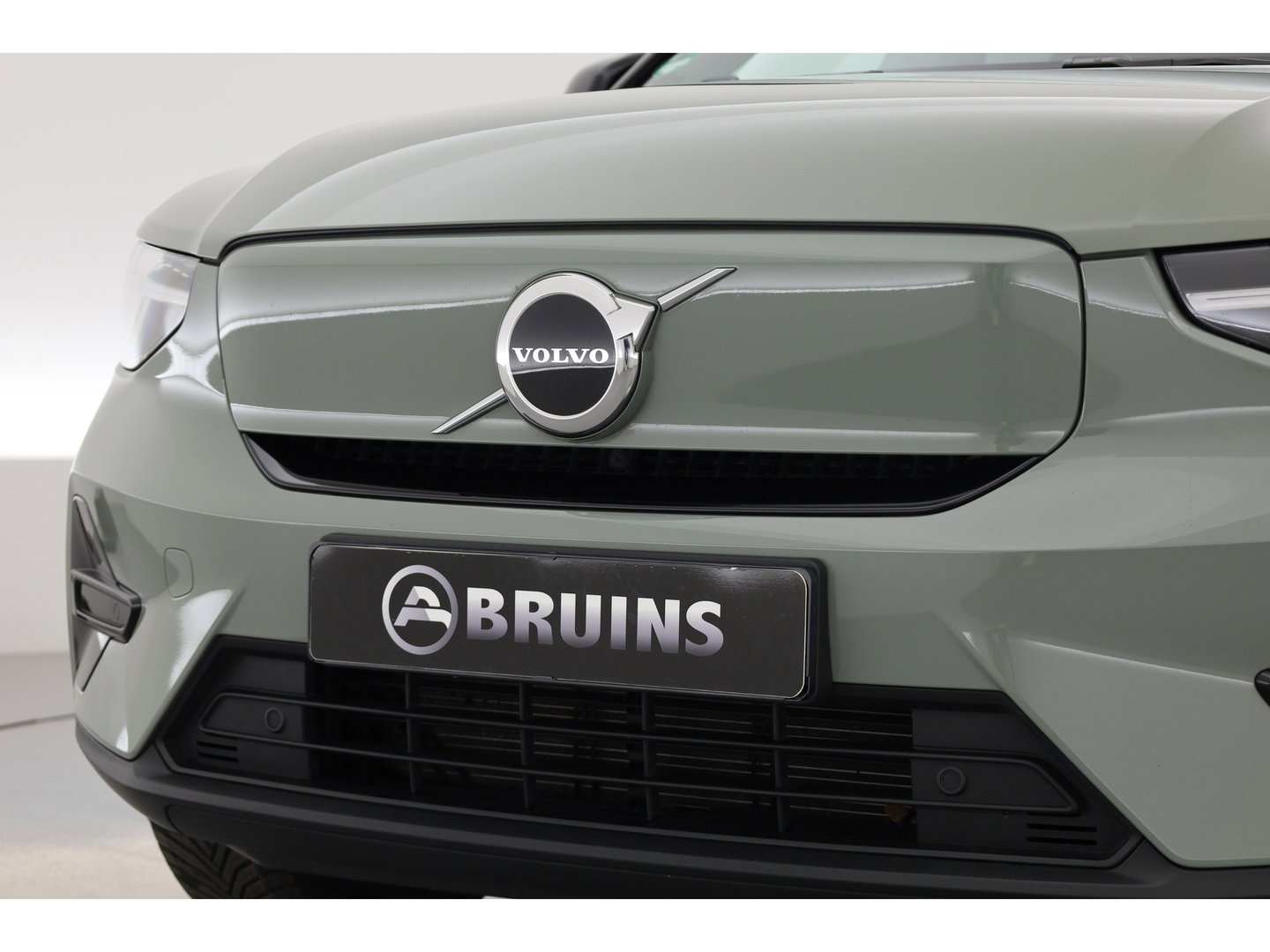 Volvo C40 Single Motor Core 69 kWh | 438 Km | Trekhaak | Google | Stoel + stuurverw. | Warmtepomp |