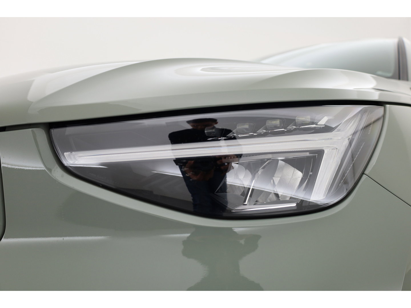 Volvo C40 Single Motor Core 69 kWh | 438 Km | Trekhaak | Google | Stoel + stuurverw. | Warmtepomp |