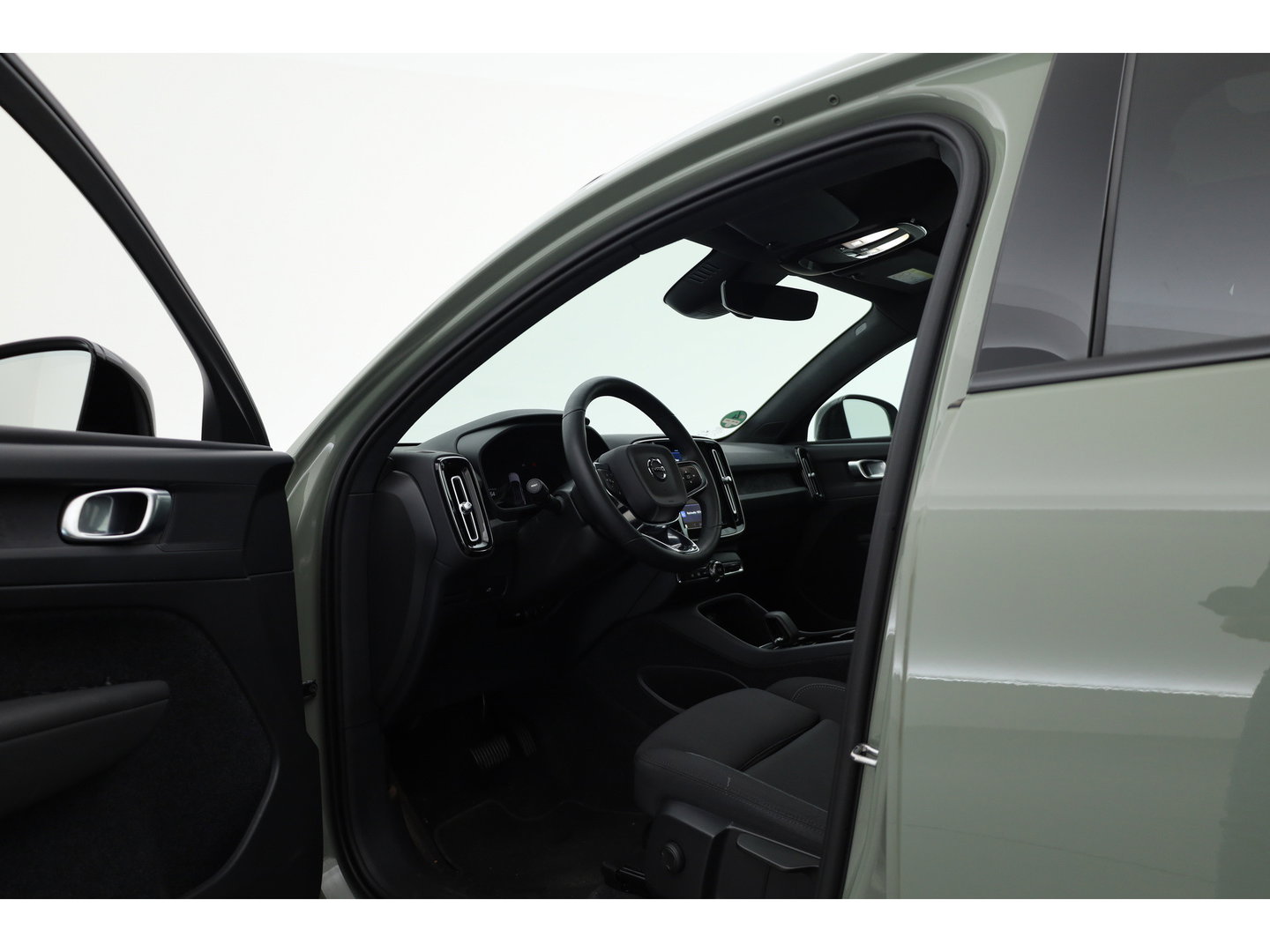 Volvo C40 Single Motor Core 69 kWh | 438 Km | Trekhaak | Google | Stoel + stuurverw. | Warmtepomp |