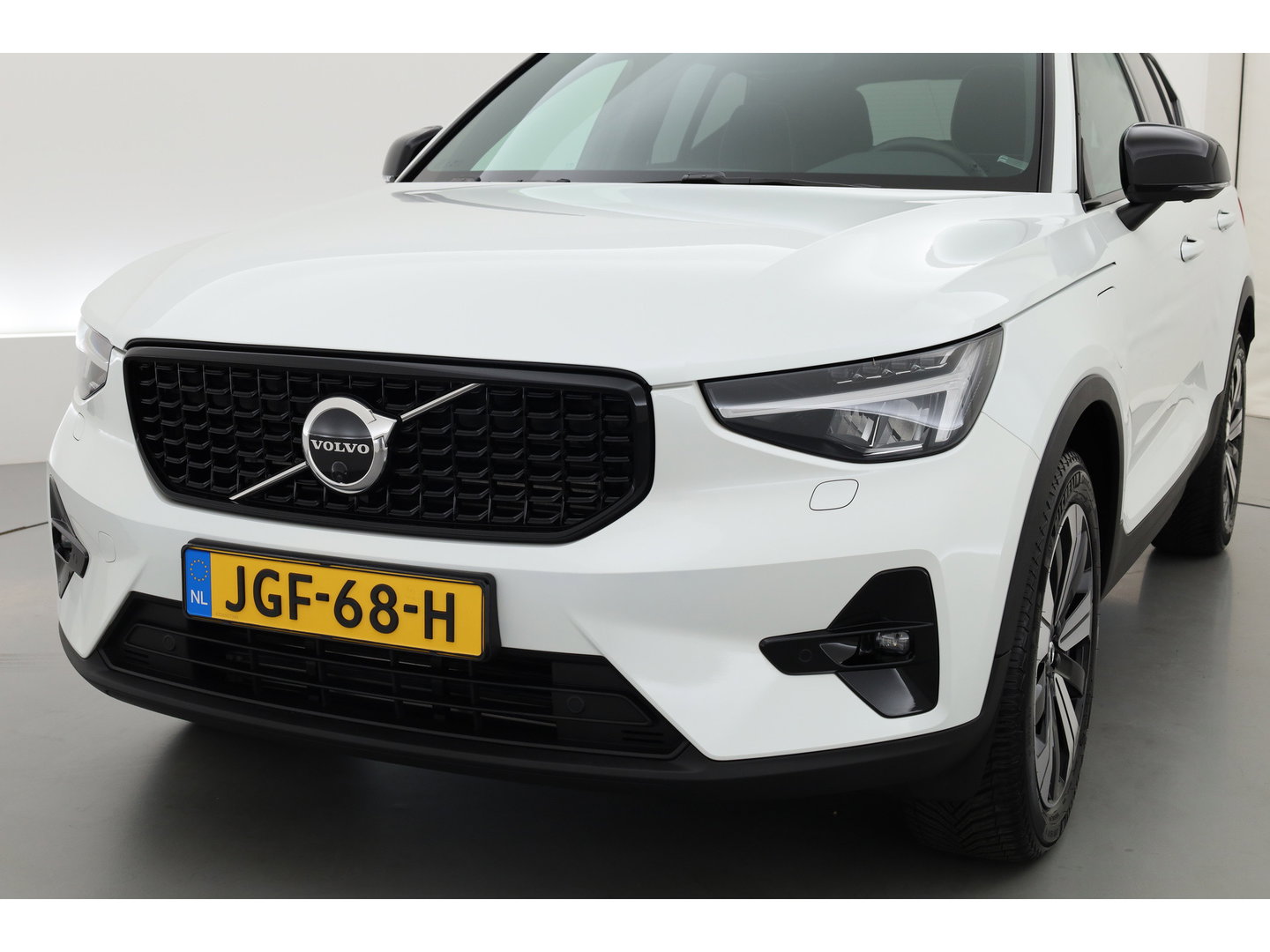 Volvo XC40 1.5 T4 Plug-in hybrid Plus Dark | 360 camera | elek. stoelen + verwarmd | H&K Audio |