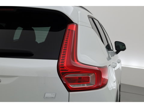Volvo XC40 1.5 T4 Plug-in hybrid Plus Dark | 360 camera | elek. stoelen + verwarmd | H&K Audio |