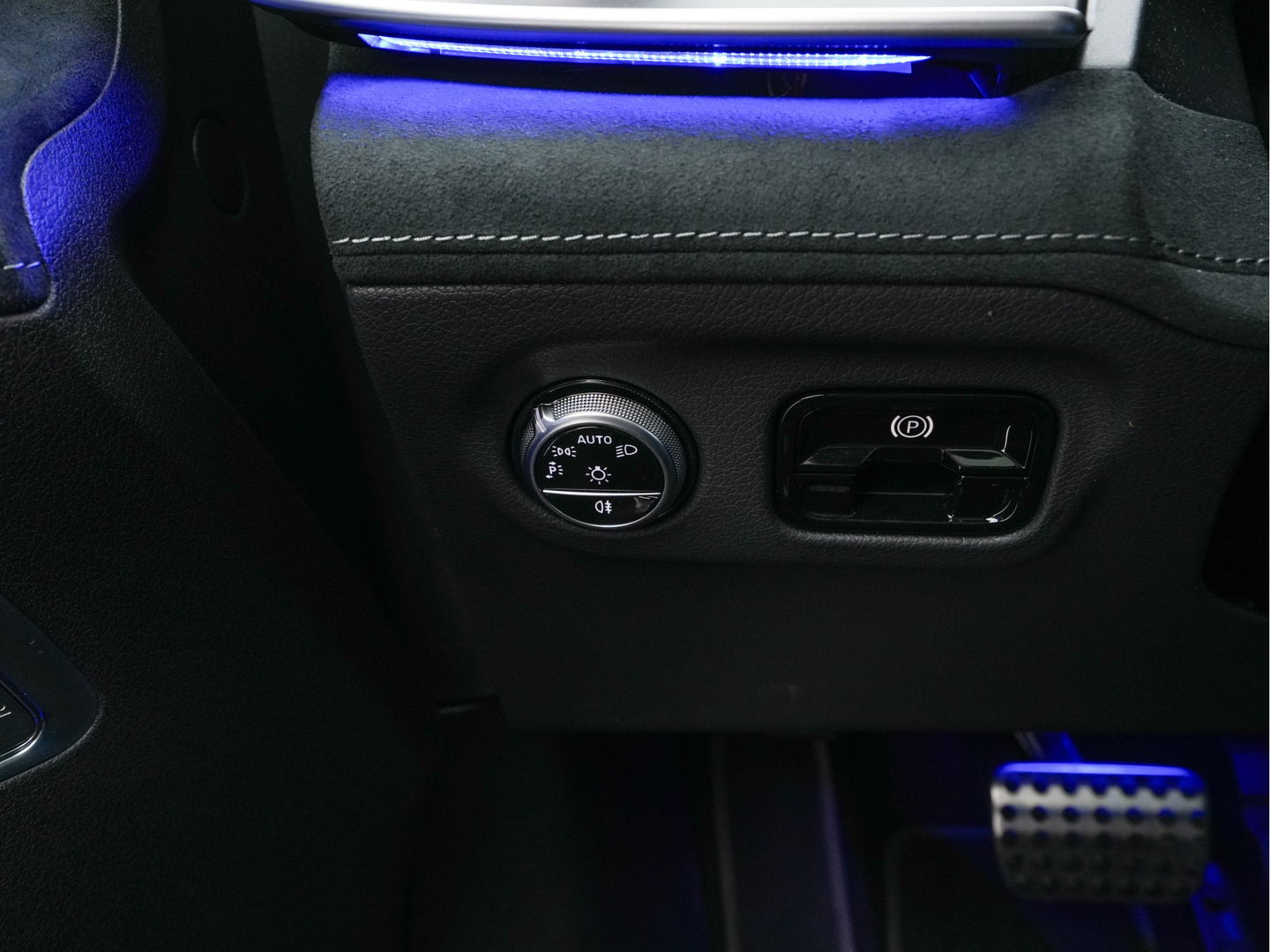 Mercedes-Benz EQE 350+ AMG-Line Launch-Edition 91 kWh [ 3-Fase-22kW ] Aut. *PANO | BURMESTER-SURROUND | ADAPTIVE-CRUISE | BLINDSPOT | LEATHER-MICROFIBRE | FULL-LED | AMBIENTLIGHT | MEMORY-PACK | DIGI-COCKPIT | SPORTSEATS | CAMERA | KEYLESS | DAB+ | CARPLAY |