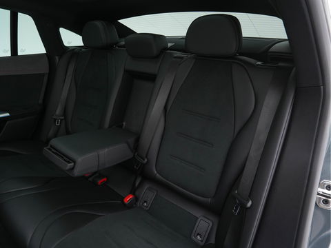 Mercedes-Benz EQE 350+ AMG-Line Launch-Edition 91 kWh [ 3-Fase-22kW ] Aut. *PANO | BURMESTER-SURROUND | ADAPTIVE-CRUISE | BLINDSPOT | LEATHER-MICROFIBRE | FULL-LED | AMBIENTLIGHT | MEMORY-PACK | DIGI-COCKPIT | SPORTSEATS | CAMERA | KEYLESS | DAB+ | CARPLAY |