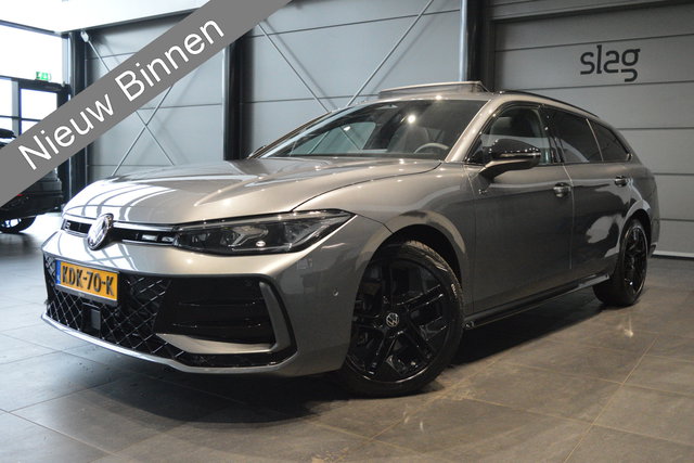 Volkswagen Passat - Variant 2.0 TDI 3X R-LINE head up pano trekhaak 18 inch 150 pk !!