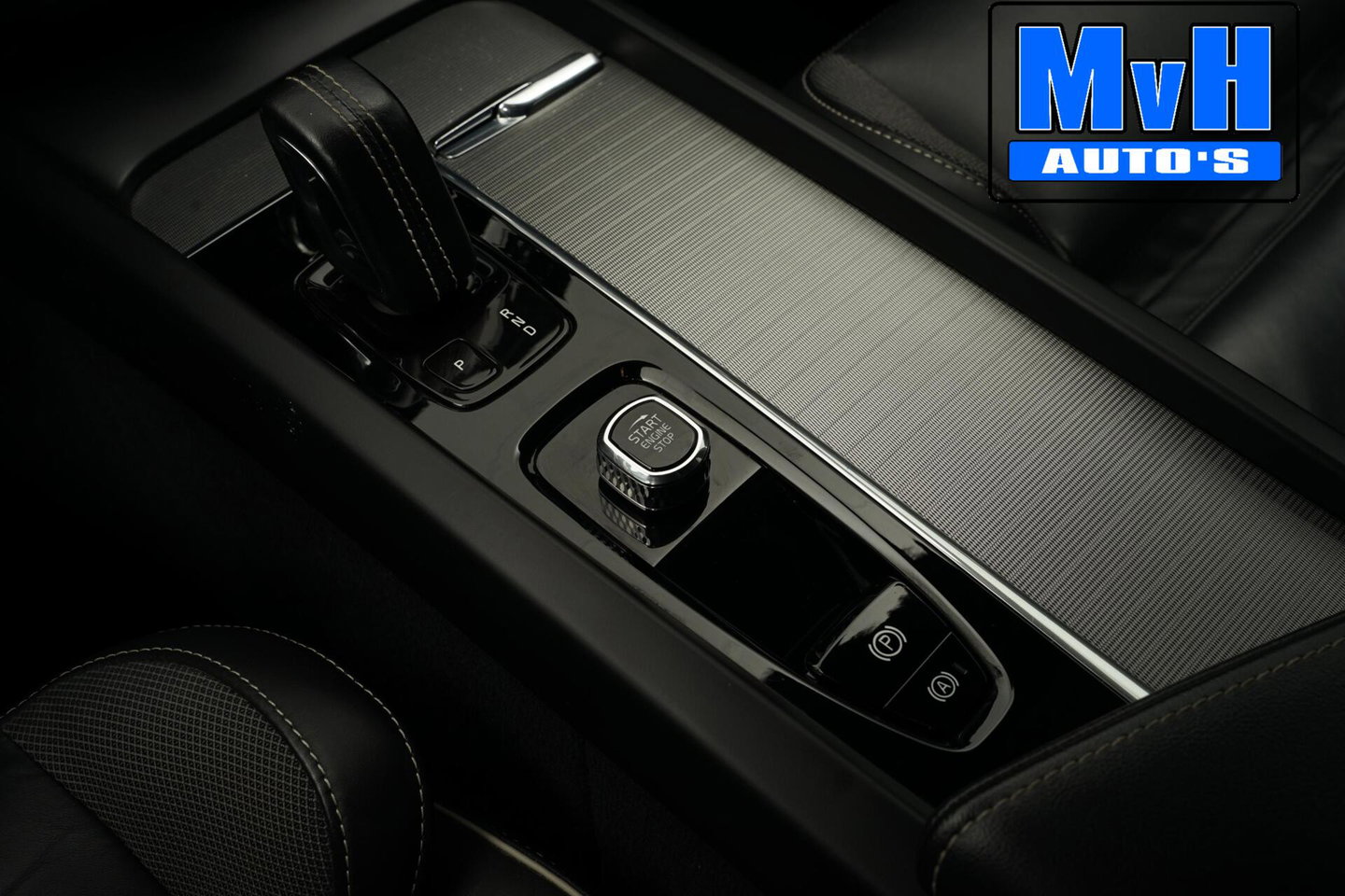 Volvo XC60 2.0 B5 R-Design|235PK|STOELVERW|CAMERA|LEER|KEYLESS